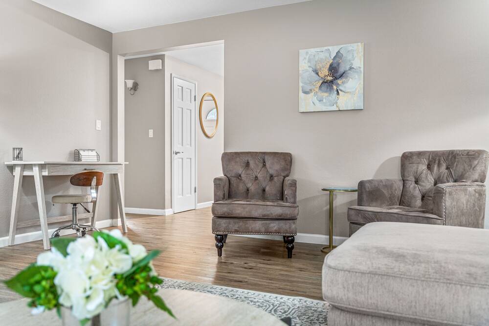 Photo of Livingroom in Medford