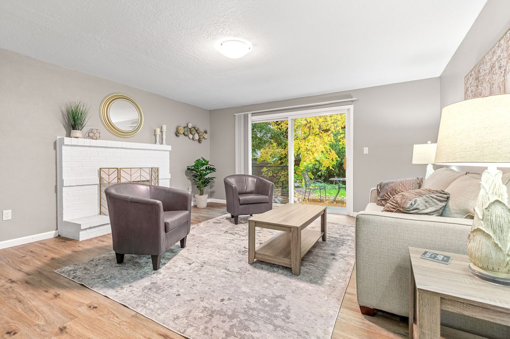 Photo of Livingroom in Medford