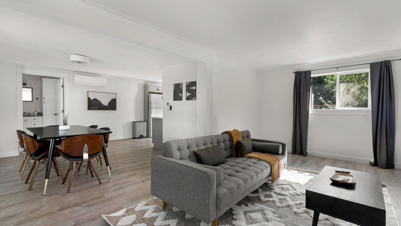 Photo of Livingroom in Mid-Beacon Hill