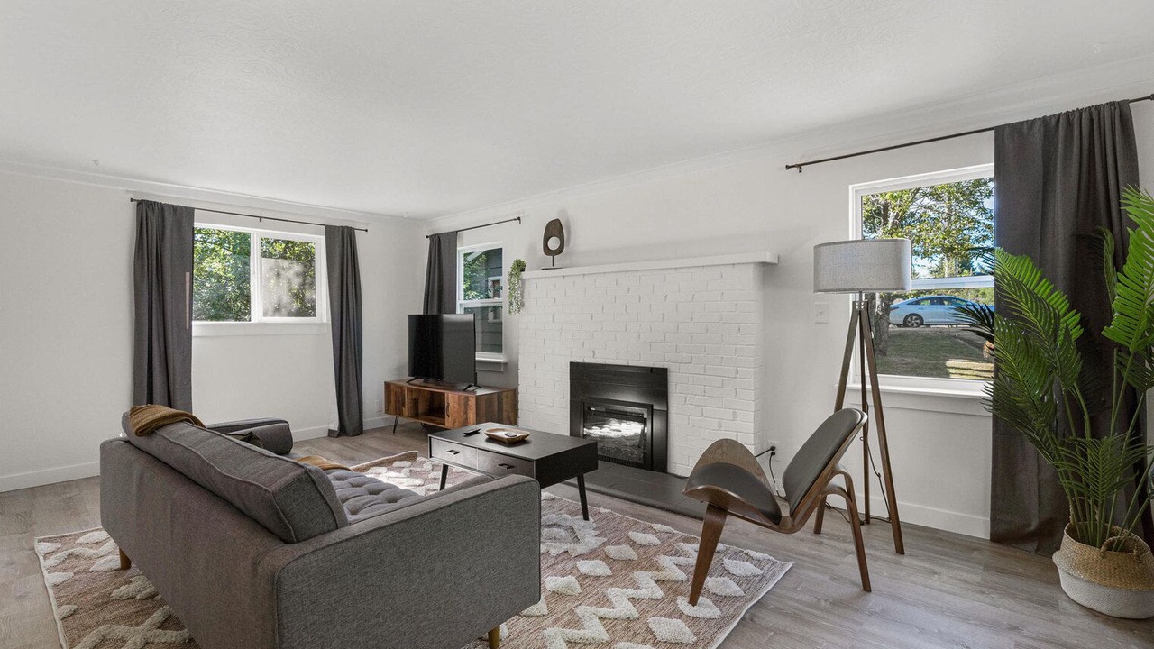 Photo of Livingroom in Mid-Beacon Hill