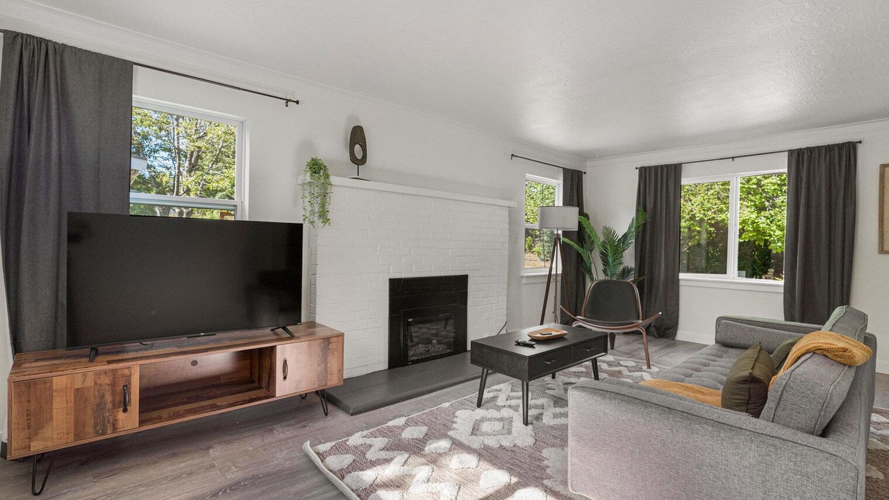 Photo of Livingroom in Mid-Beacon Hill