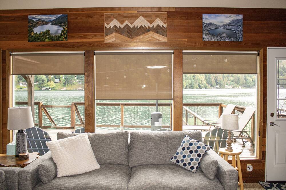Photo of Livingroom in Port Angeles