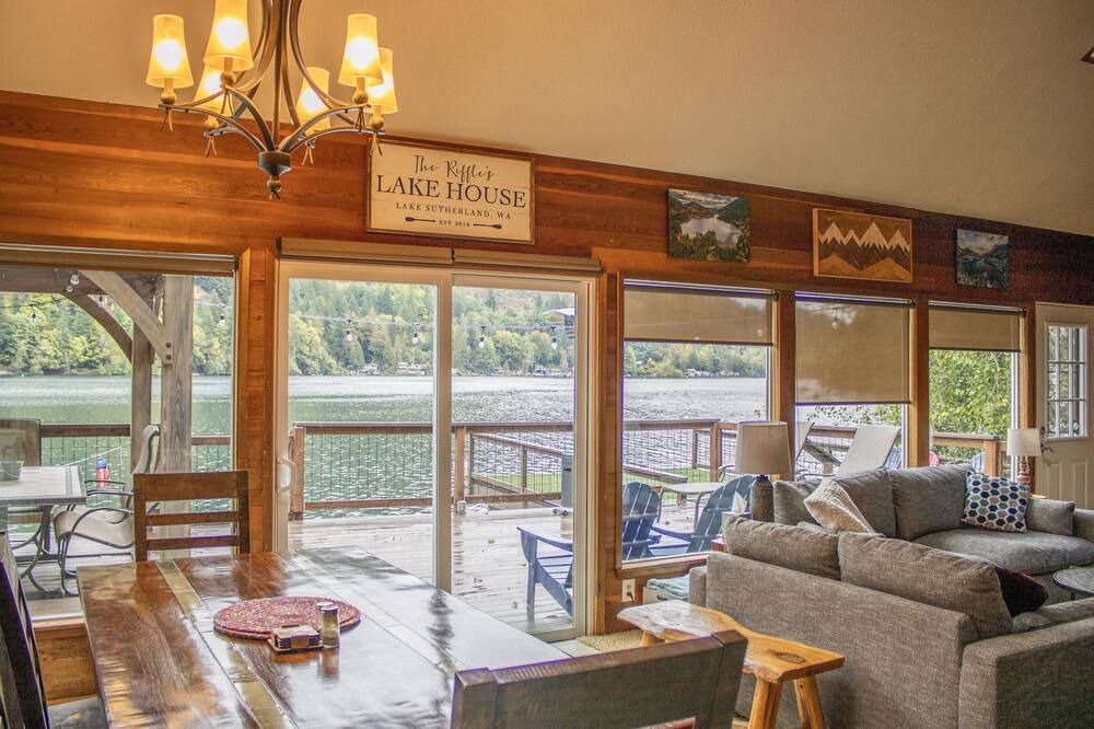 Photo of Livingroom in Port Angeles