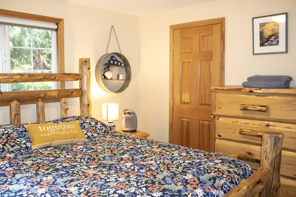 Photo of Bedroom in Port Angeles