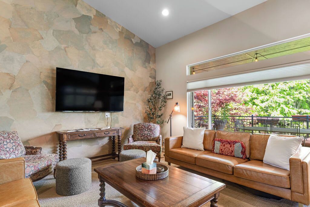 Photo of Livingroom in Eagle