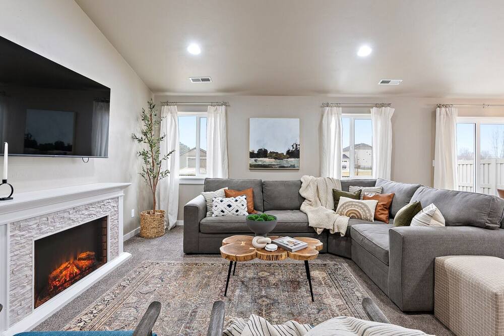 Photo of Livingroom in Southwest Ada County Alliance