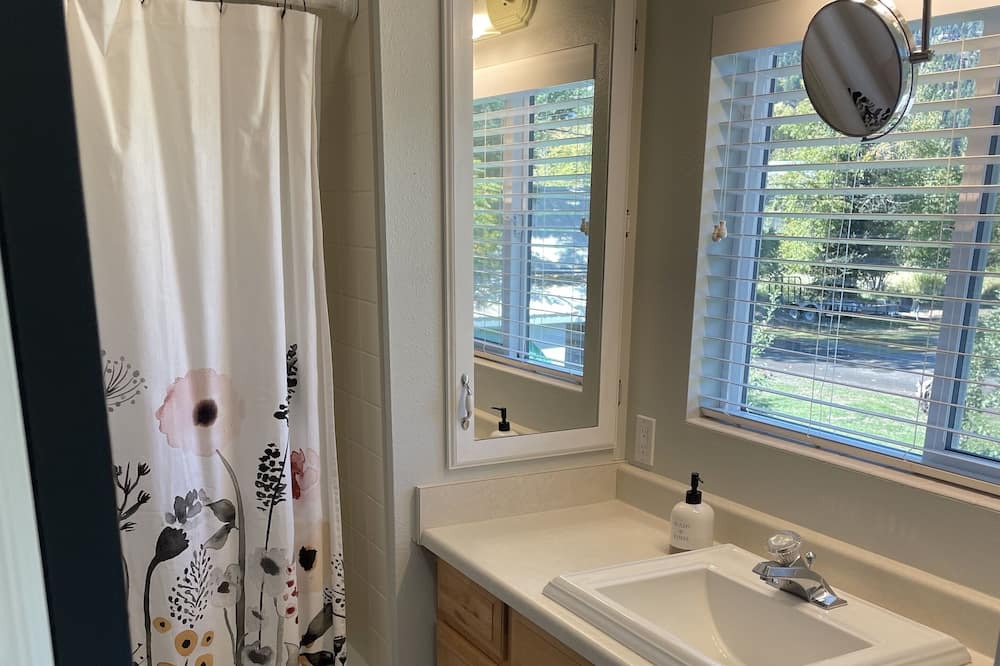 Photo of Bathroom in St. Maries
