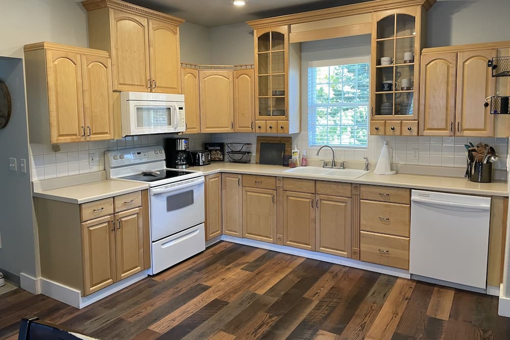 Photo of Kitchen in St. Maries