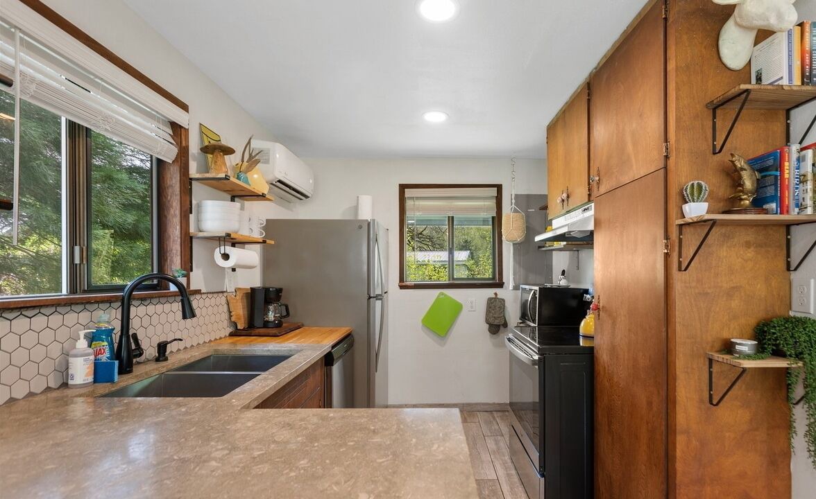 Photo of Kitchen in Gold Bar