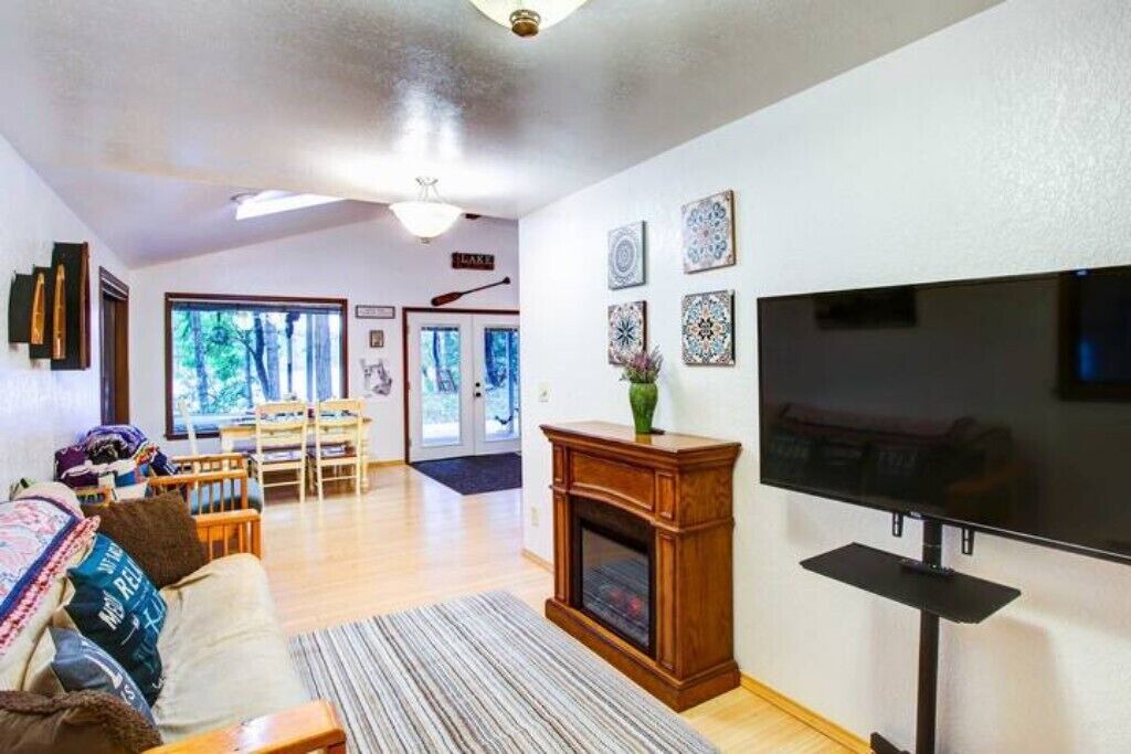 Photo of Livingroom in McKenna