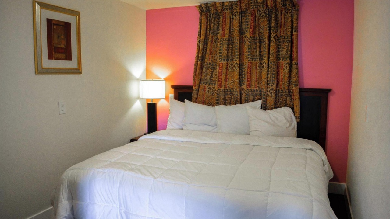 Photo of Bedroom in Lents