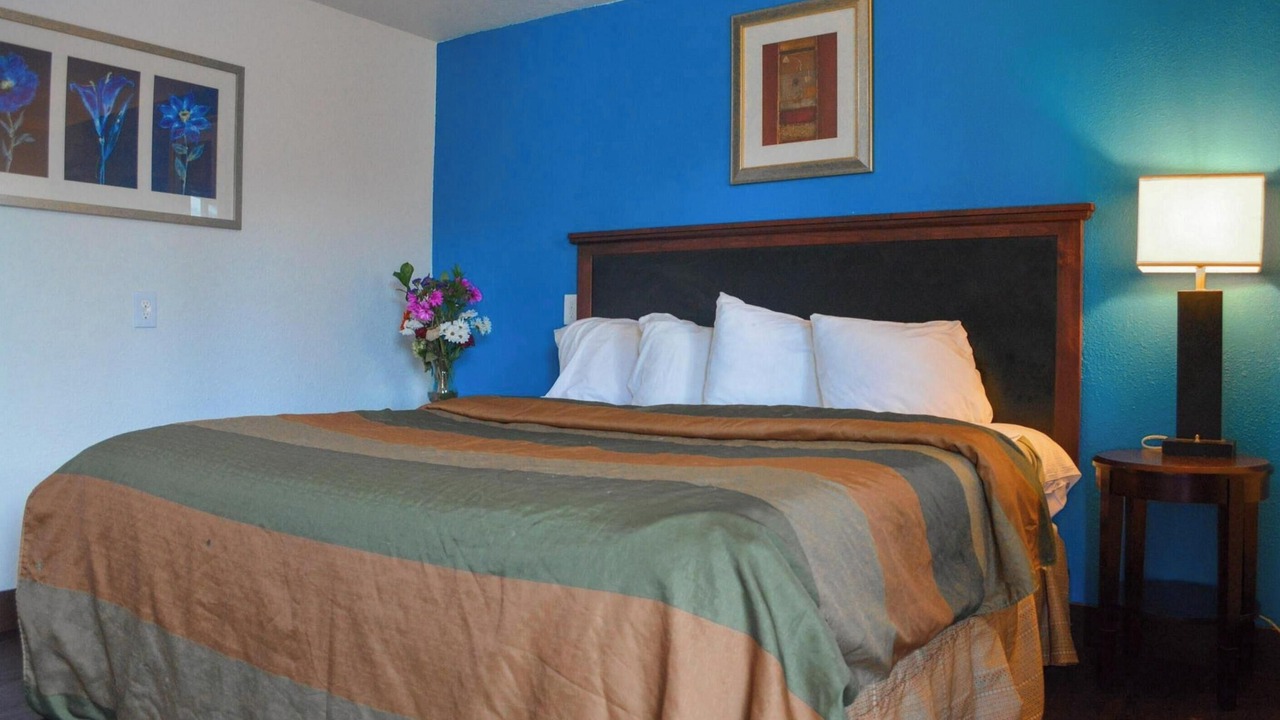 Photo of Bedroom in Lents