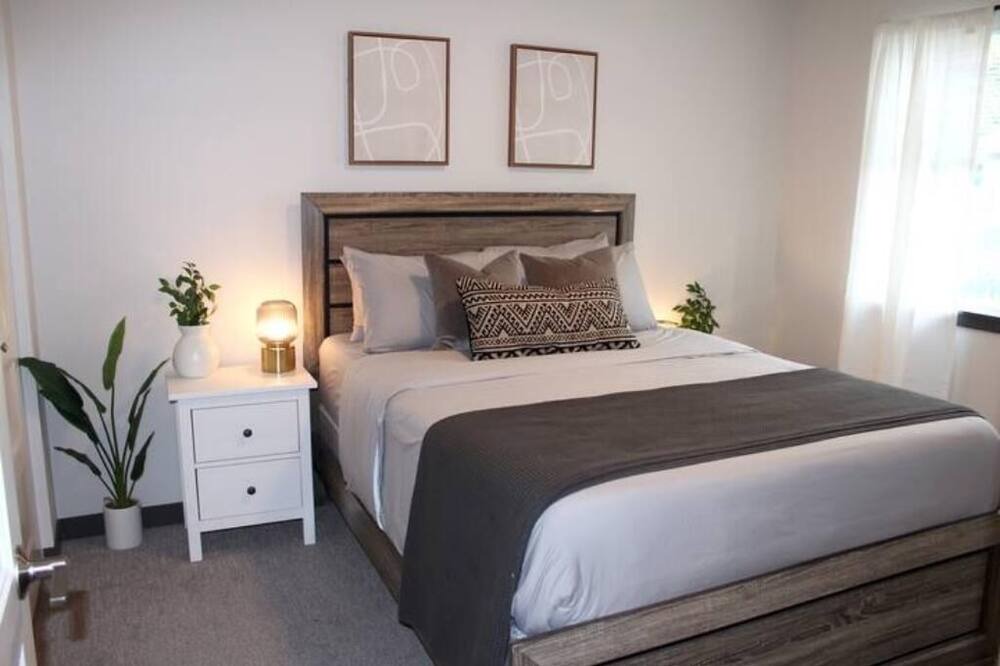 Photo of Bedroom in Coupeville