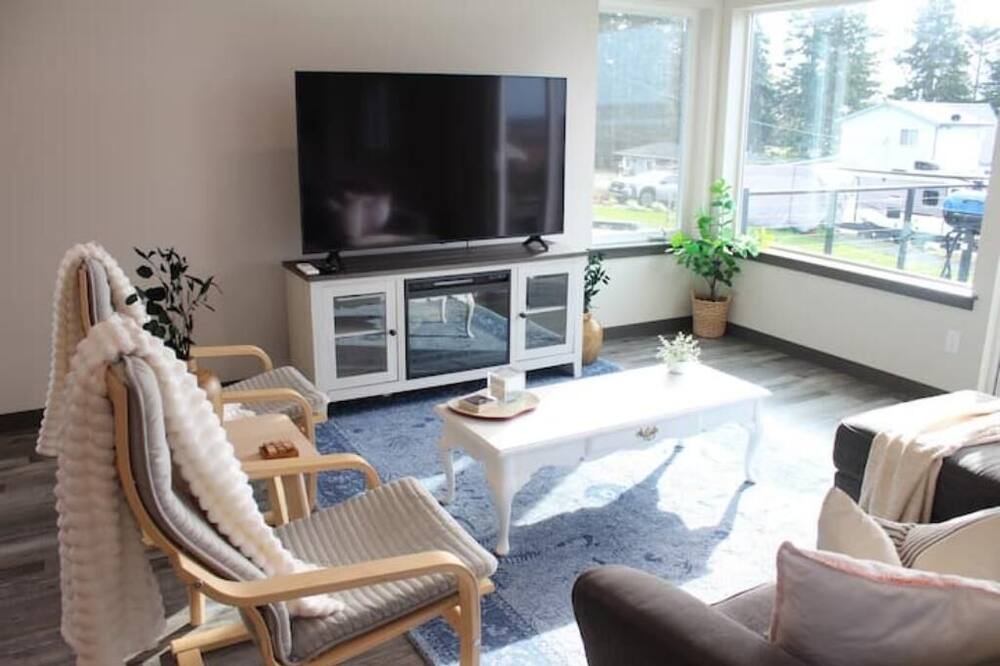 Photo of Livingroom in Coupeville
