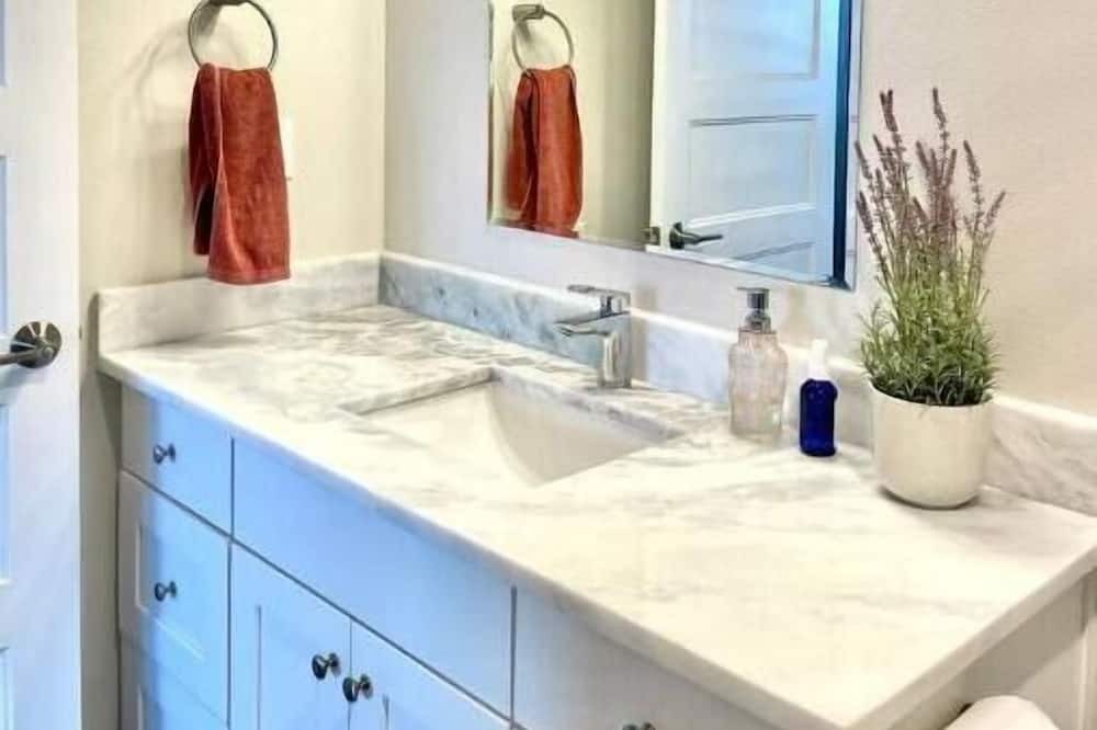 Photo of Bathroom in Coupeville