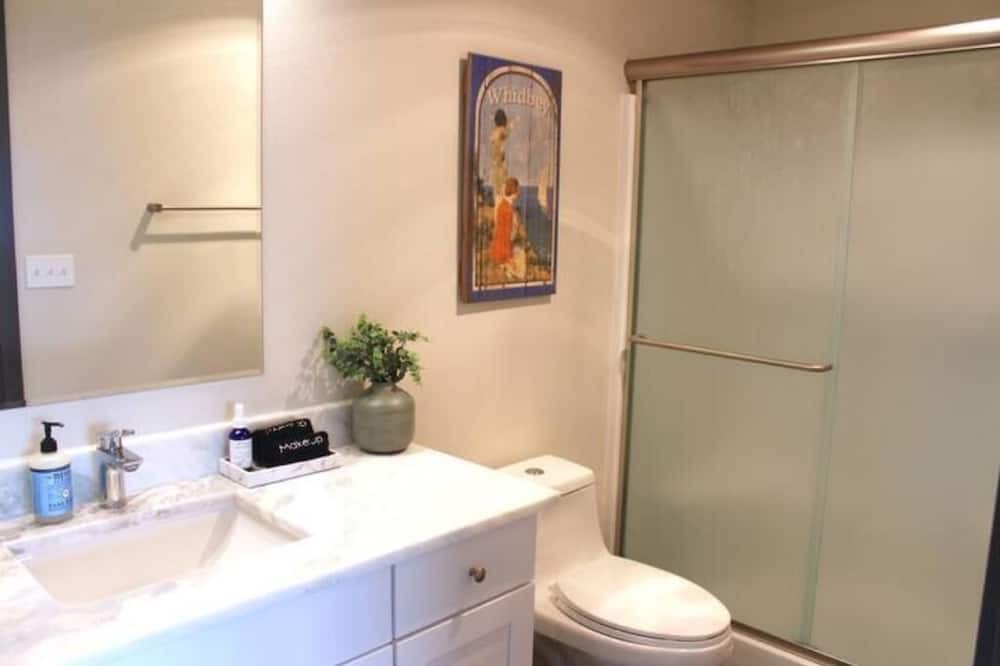 Photo of Bathroom in Coupeville