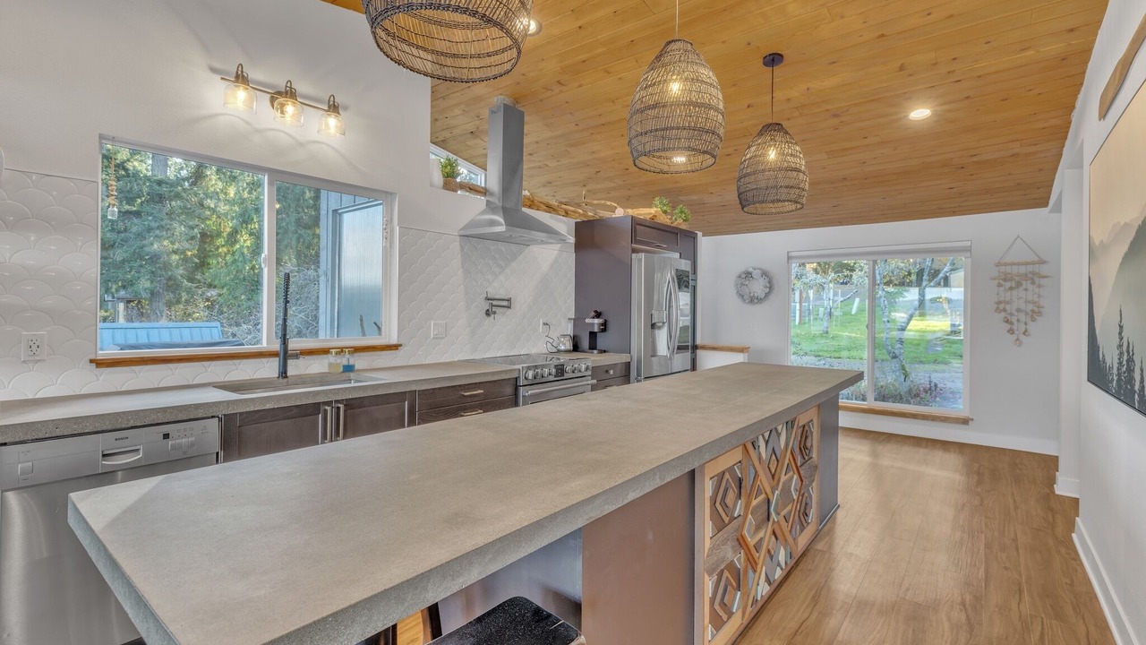 Photo of Kitchen in Longbranch
