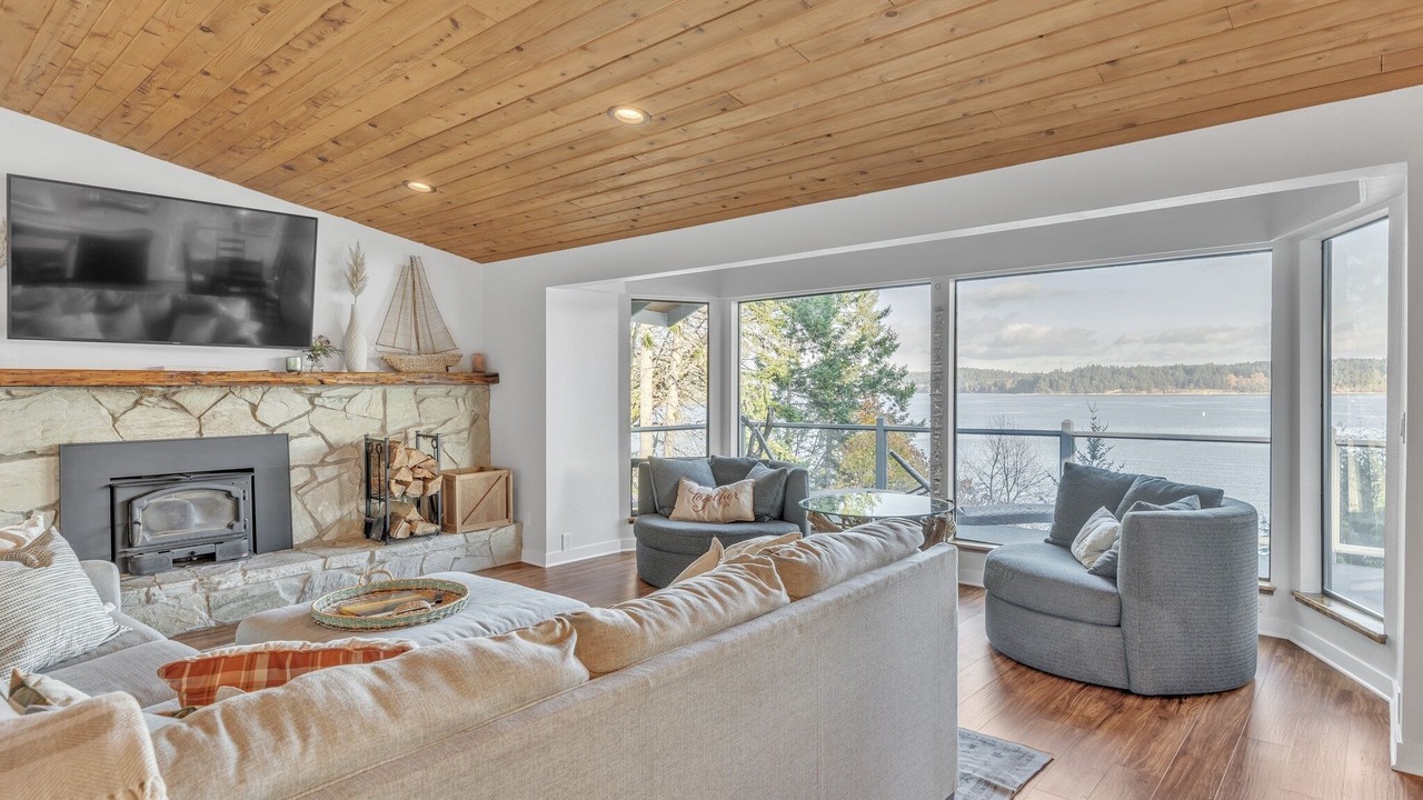 Photo of Livingroom in Longbranch