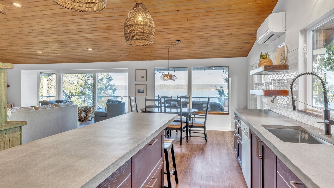 Photo of Kitchen in Longbranch