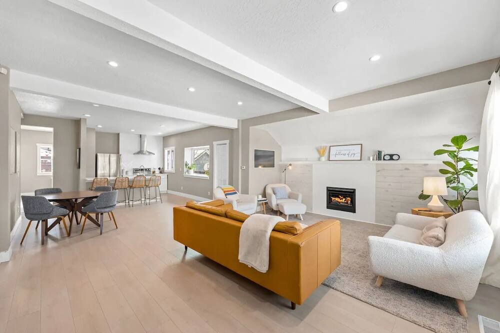 Photo of Livingroom in Manito