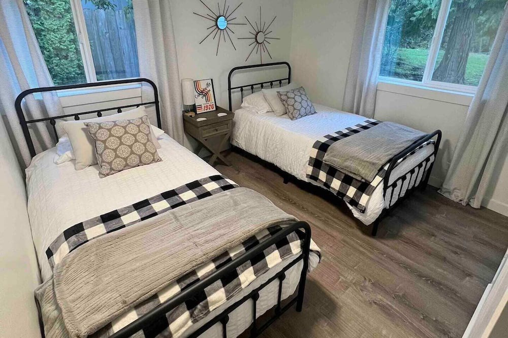 Photo of Bedroom in Canyonville