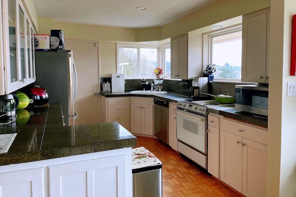 Photo of Kitchen in Lake Forest Park