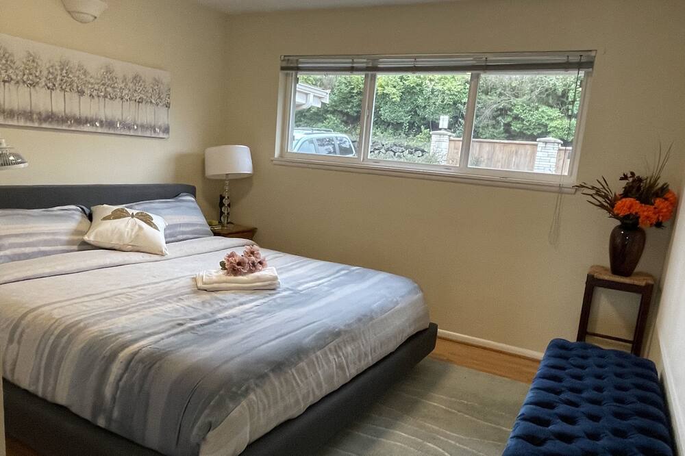 Photo of Bedroom in Lake Forest Park