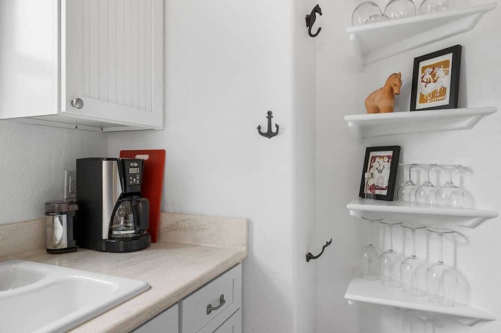 Photo of Kitchen in Siskiyou-Hargadine Historic District