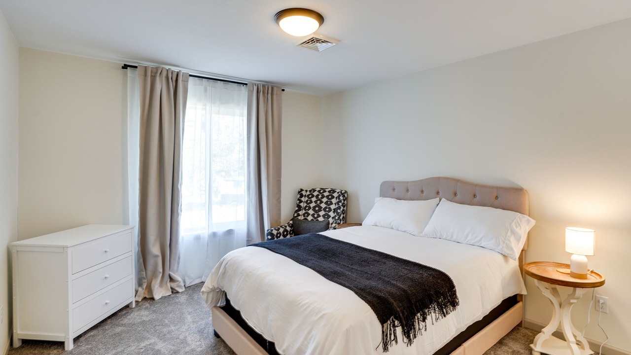 Photo of Bedroom in Crooked River Ranch