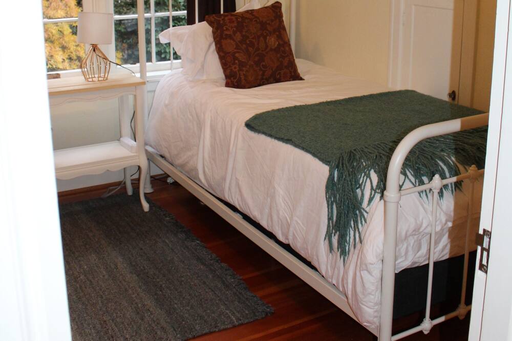Photo of Bedroom in Mount Scott-Arleta