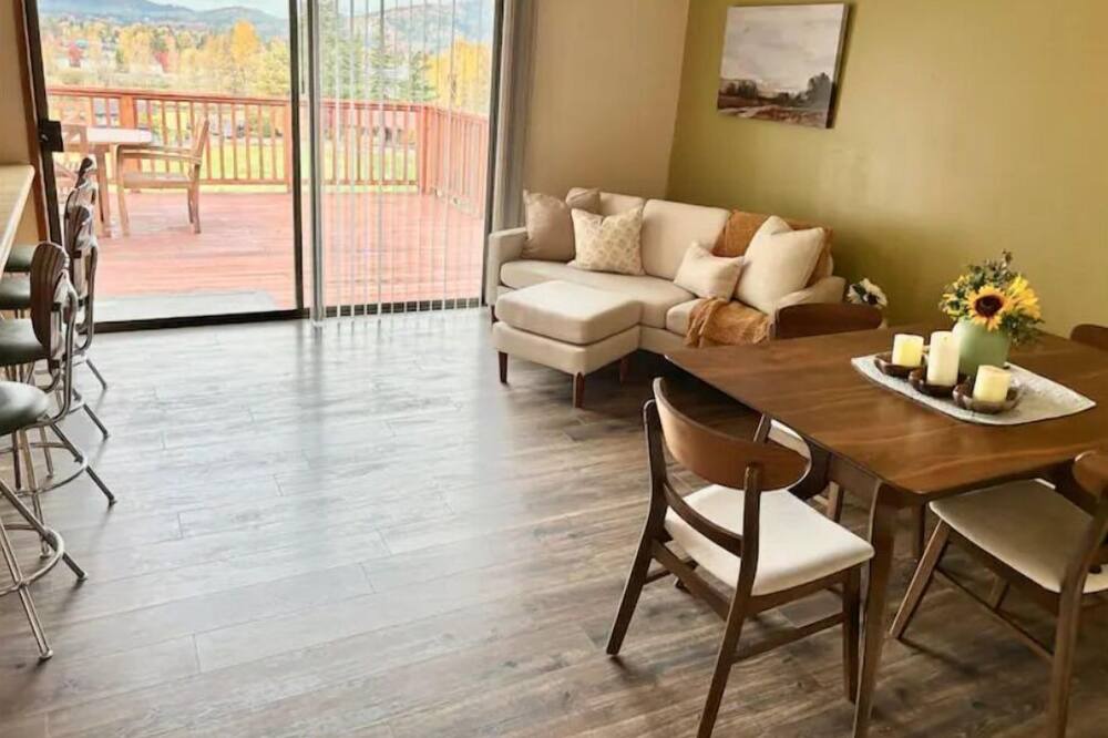 Photo of Livingroom in Redwood