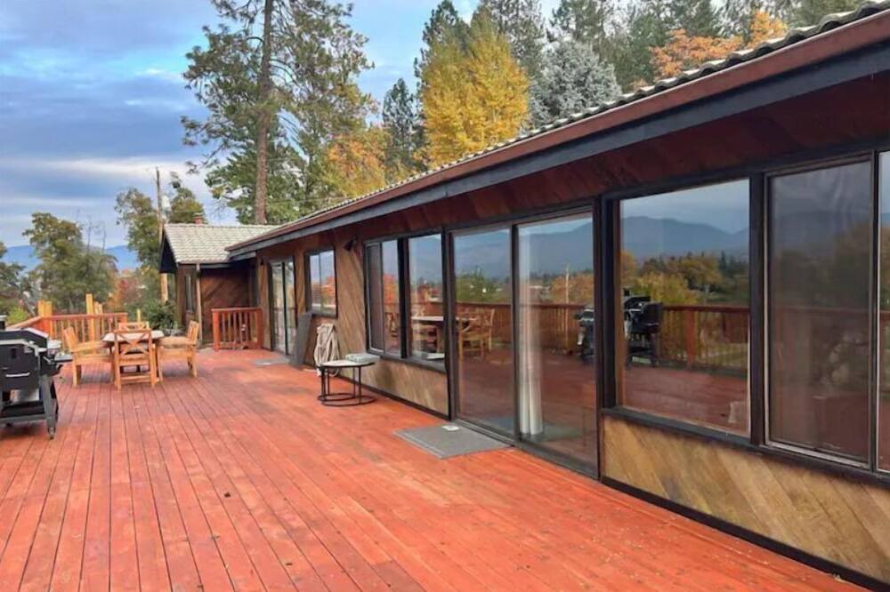 Photo of Patio Balcony in Redwood