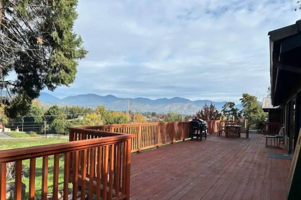 Photo of Outdoor in Redwood