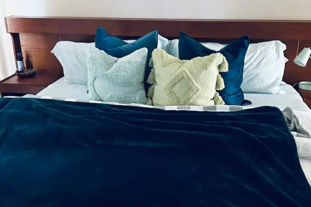 Photo of Bedroom in Redwood
