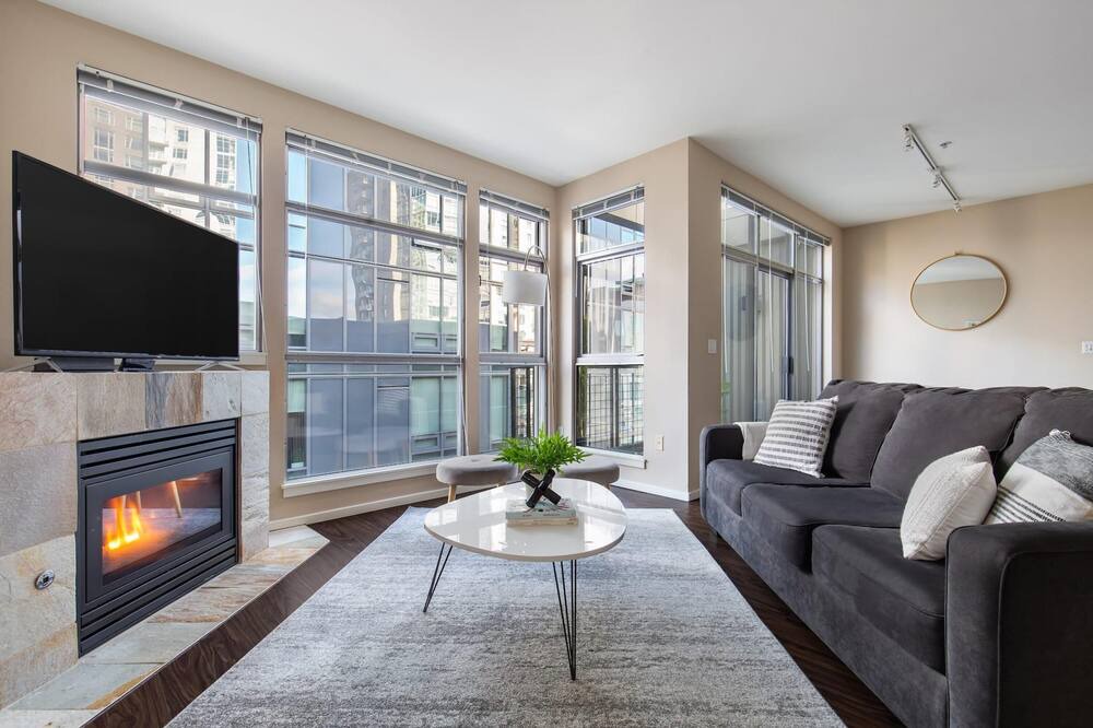 Photo of Livingroom in Northwest Bellevue