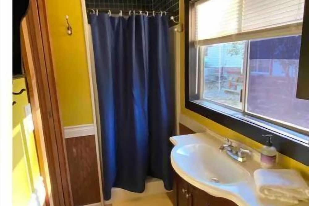 Photo of Bedroom in Roseburg