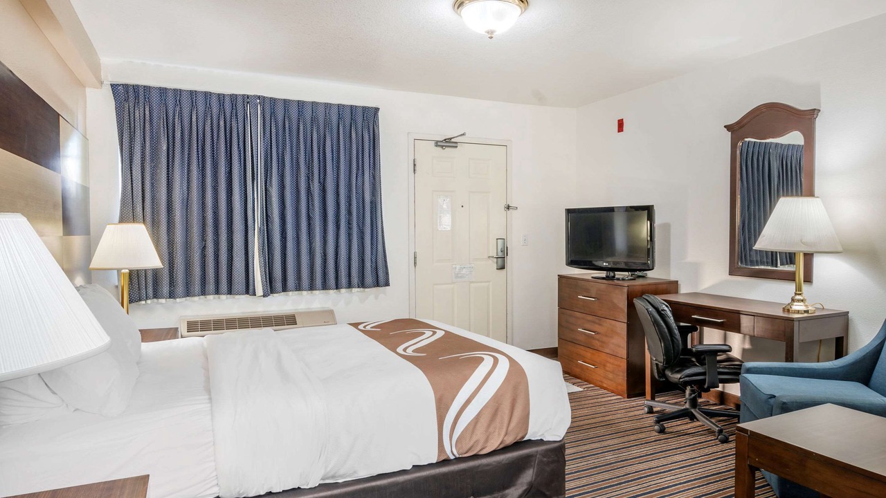 Photo of Bedroom in Roseburg