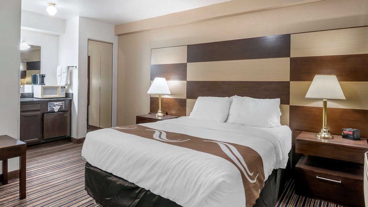 Photo of Bedroom in Roseburg