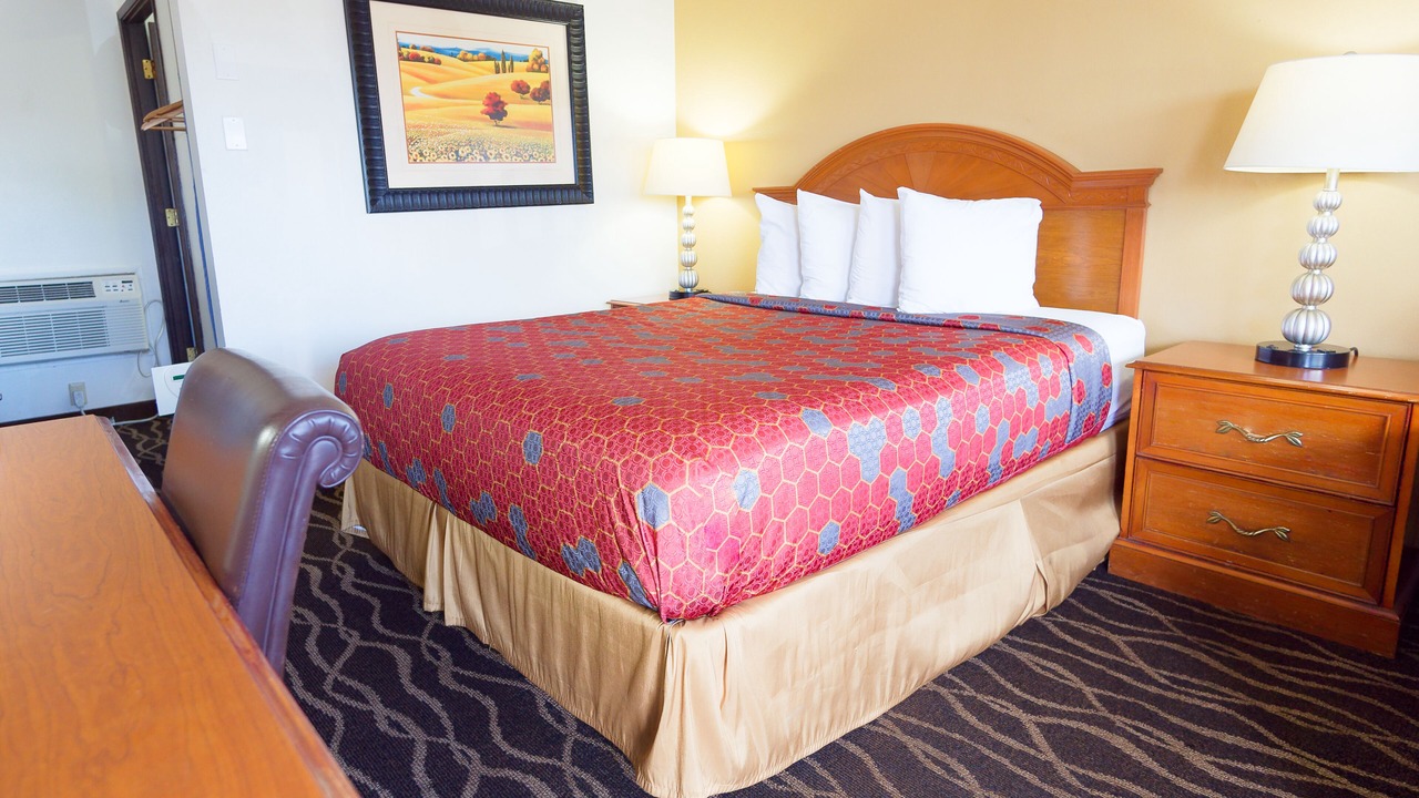 Photo of Bedroom in Outlook