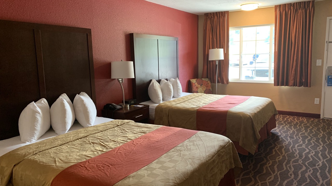 Photo of Bedroom in Roseburg