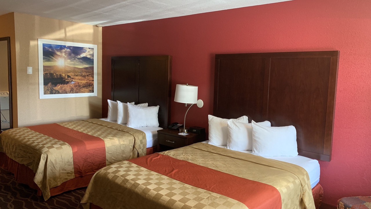 Photo of Bedroom in Roseburg