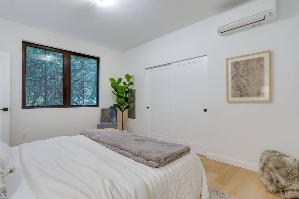 Photo of Bedroom in Inglewood-Finn Hill
