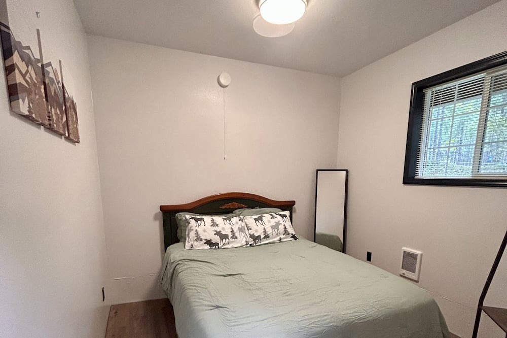 Photo of Bedroom in Hoodsport
