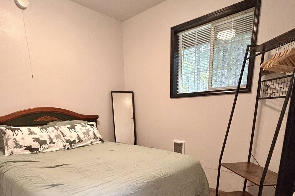 Photo of Bedroom in Hoodsport
