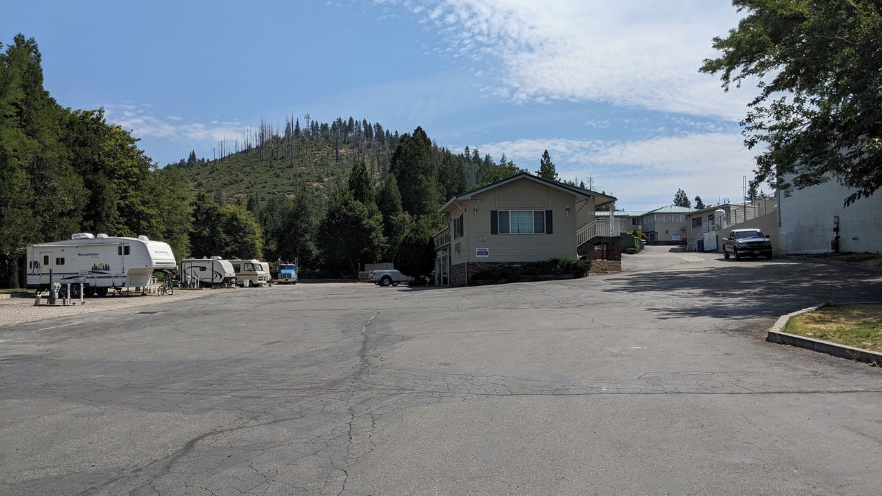 Photo of Outdoor in Weed