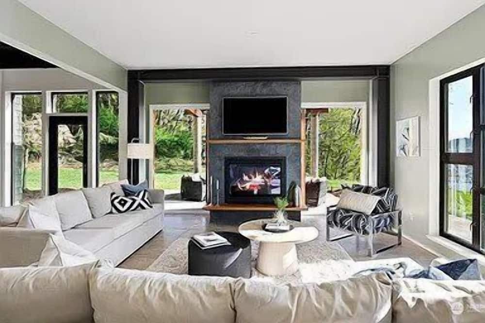 Photo of Bedroom in Gig Harbor