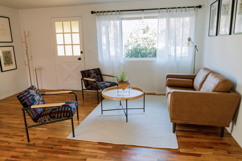 Photo of Livingroom in Medford