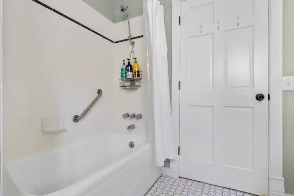 Photo of Bathroom in North End