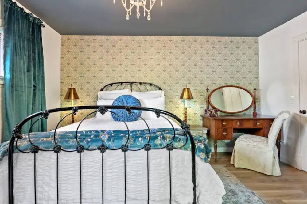 Photo of Bedroom in North End