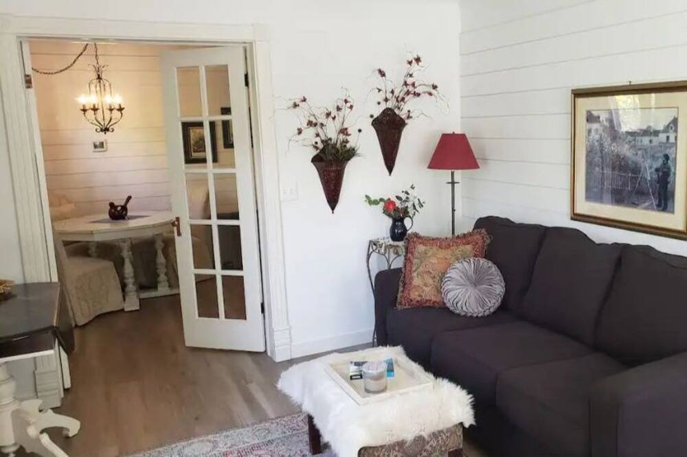 Photo of Livingroom in North End
